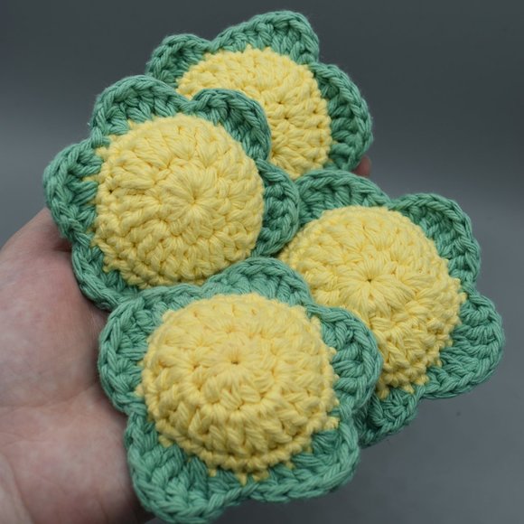 HAND CRAFTED Crochet Catnip Flower Cat Toys Bundle of Five - Picture 1 of 8